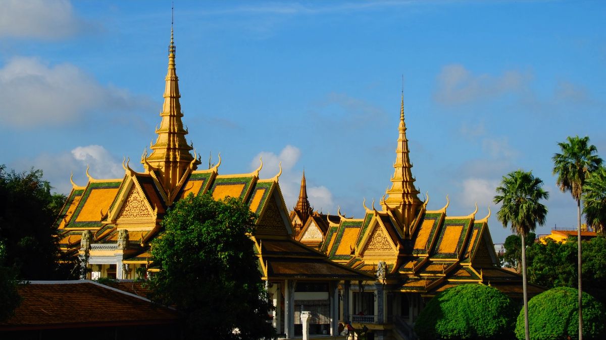 Phnom Penh Kraliyet Sarayı altın kubbeleri